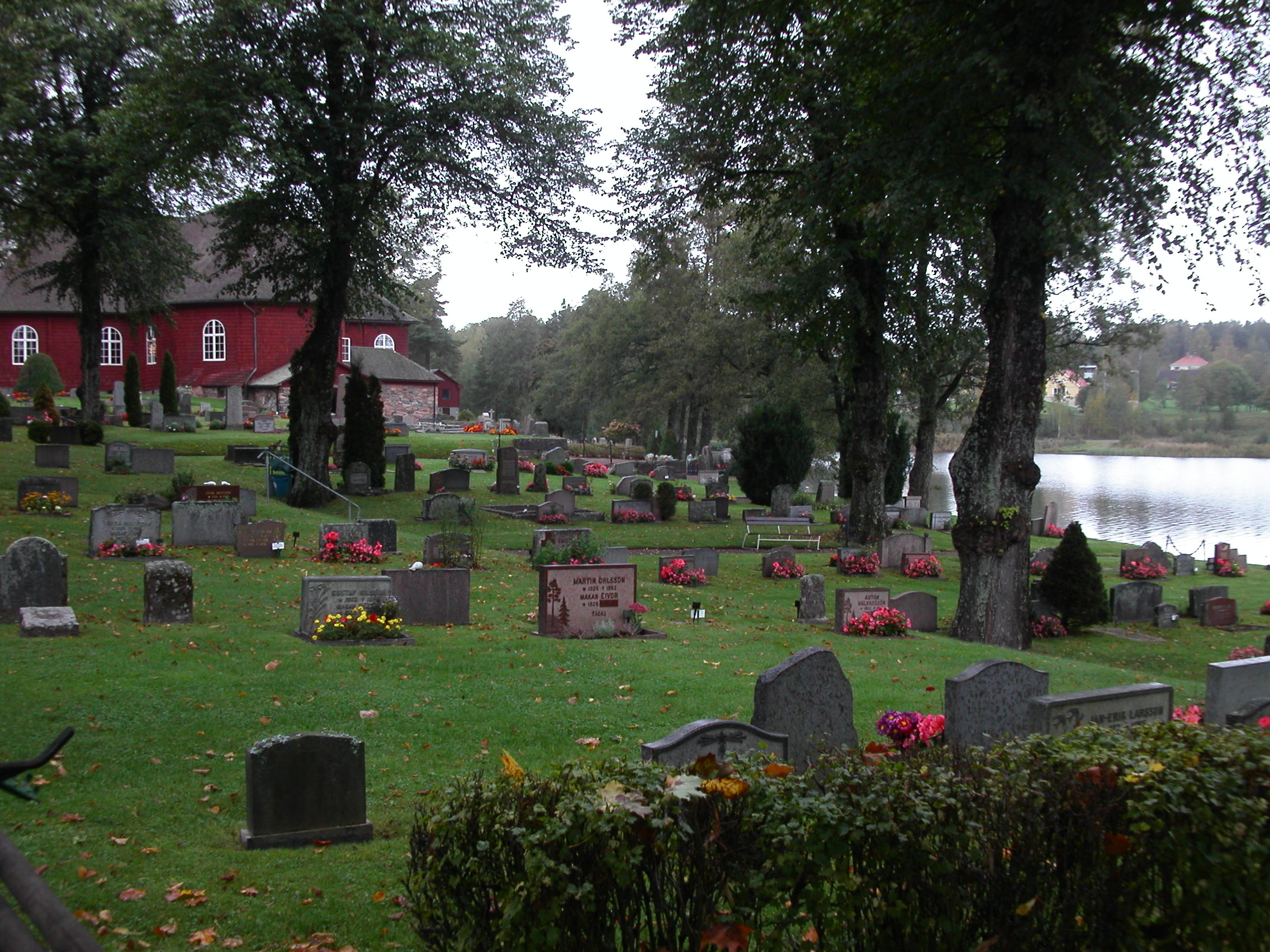 Nyeds kyrkogård