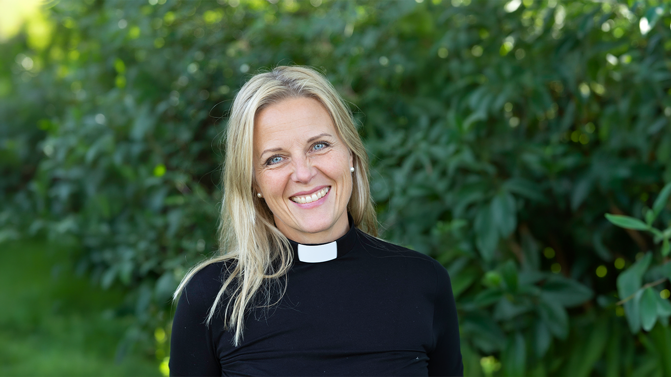Randi Guldstrand, präst