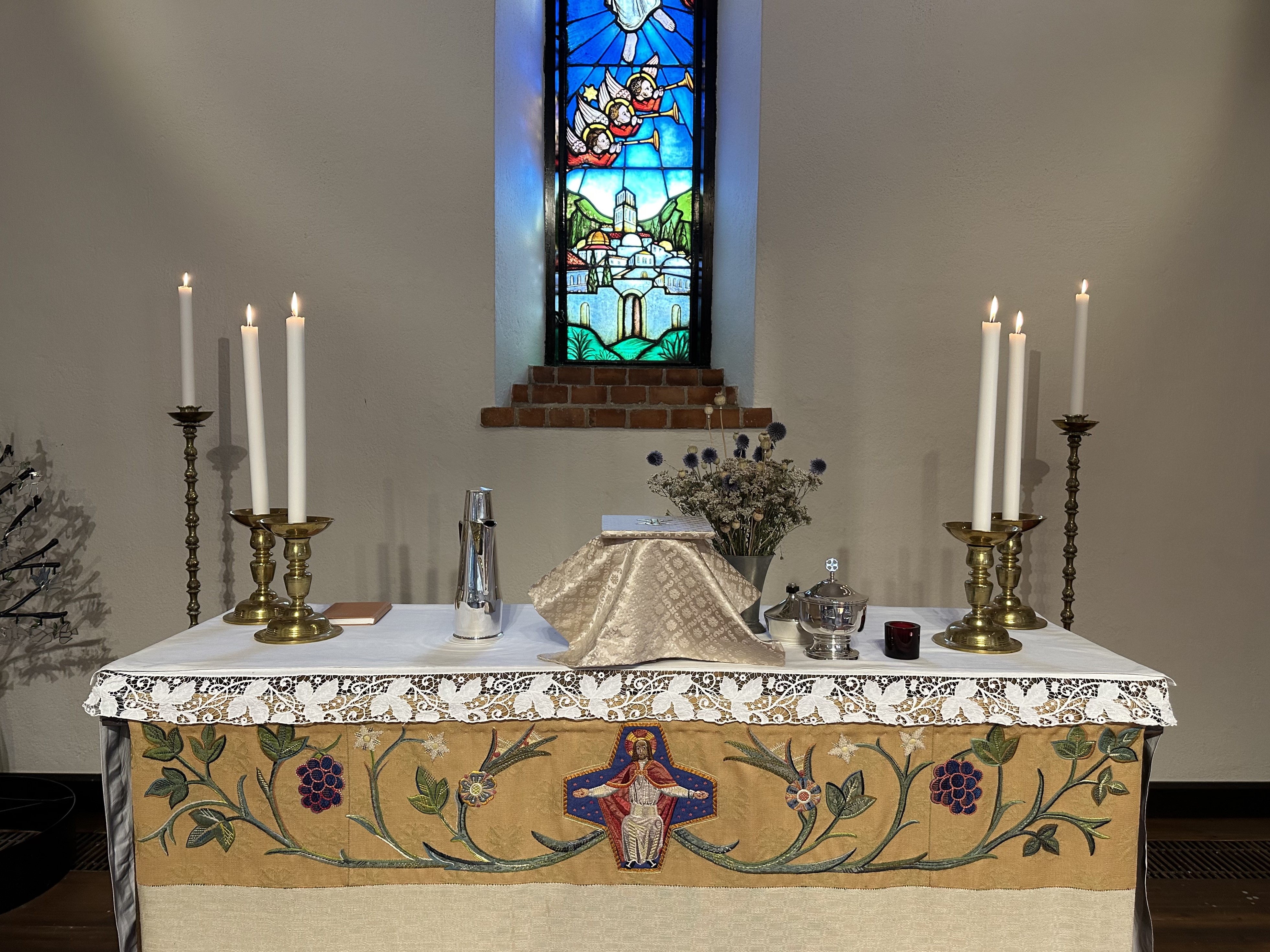 Enksede kyrkas altare