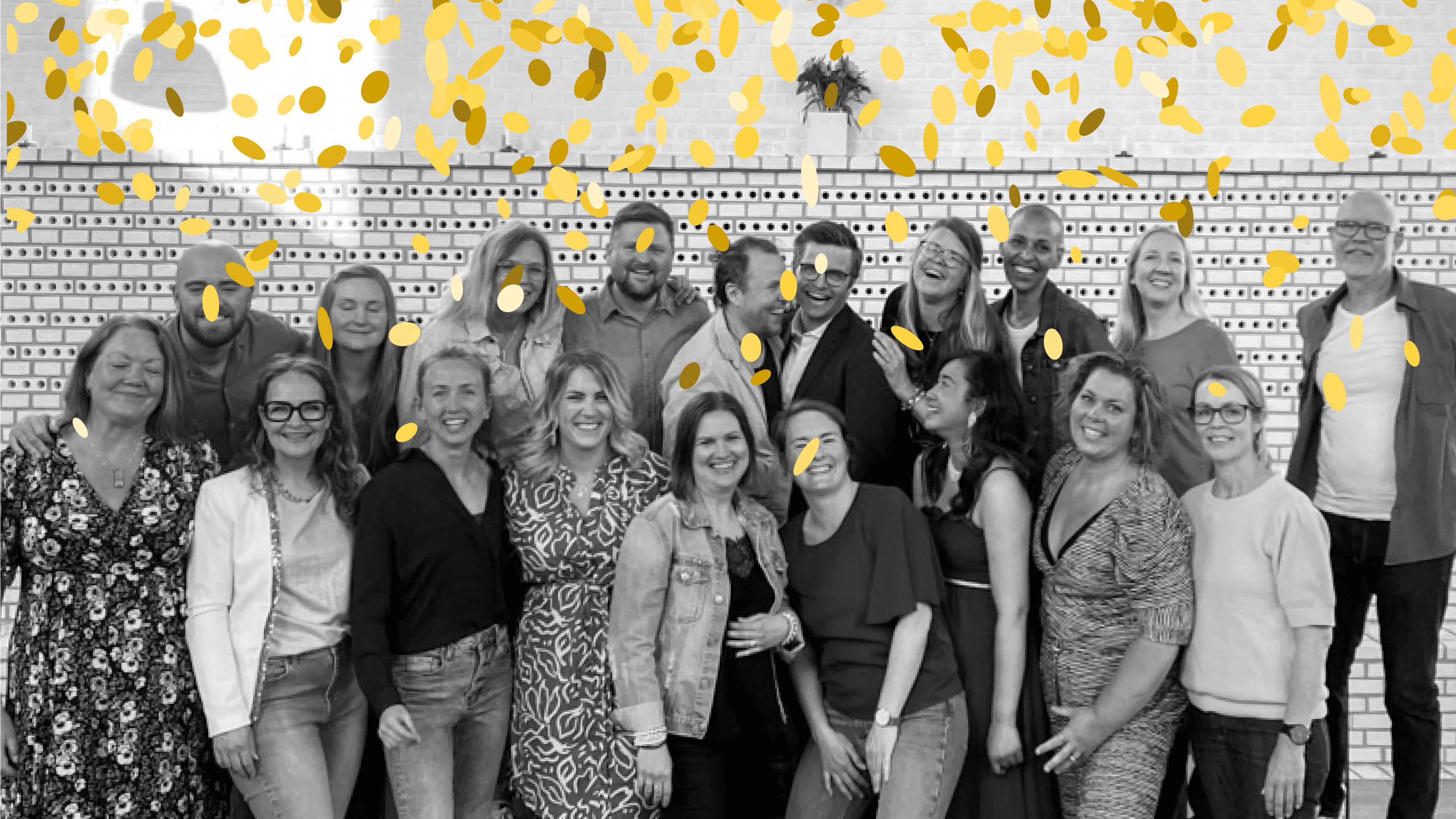 Overjoyed Gospel i Årsta kyrka med guldigt konfetti