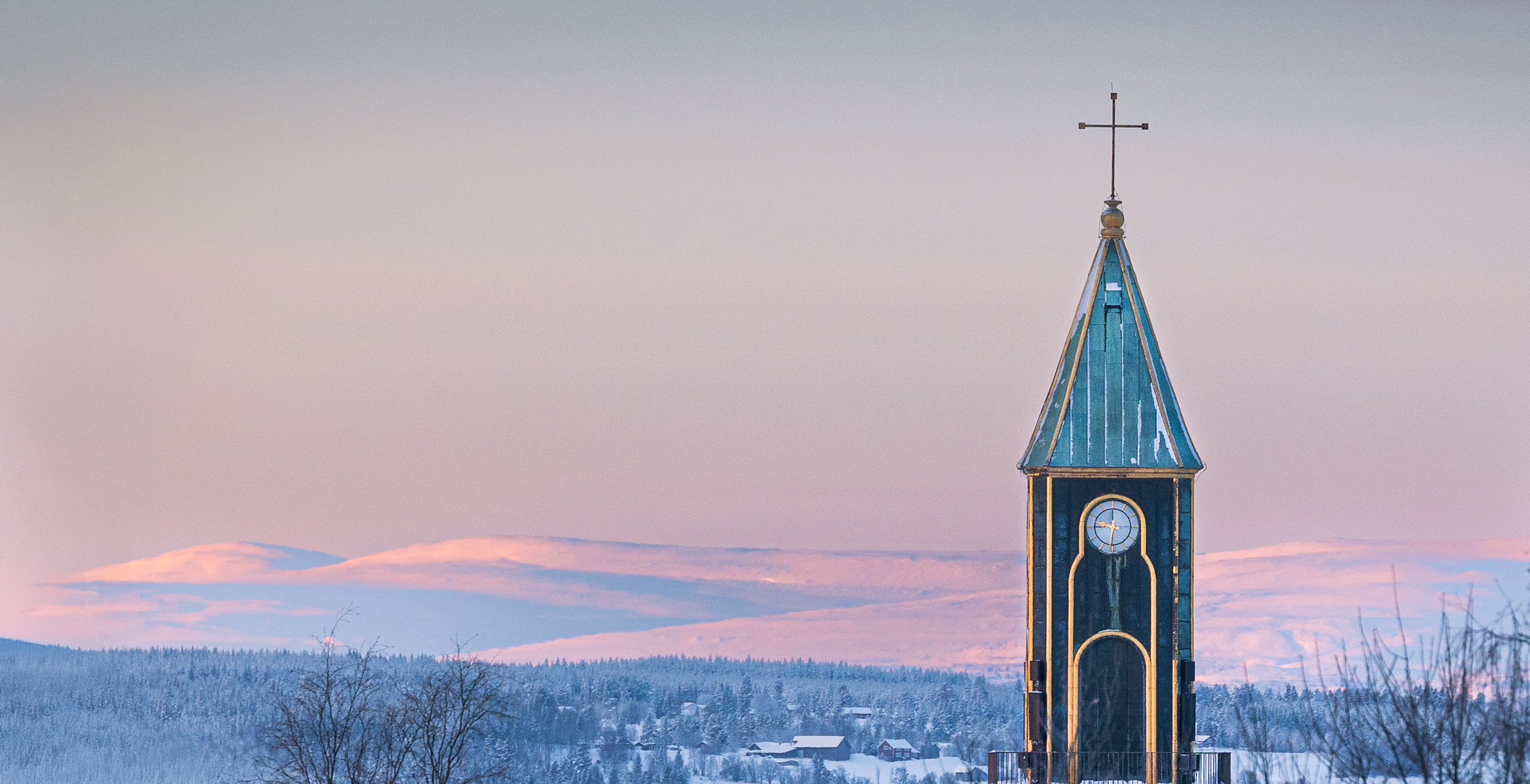Stora kyrkan, med utsikt över Oviksfjällen