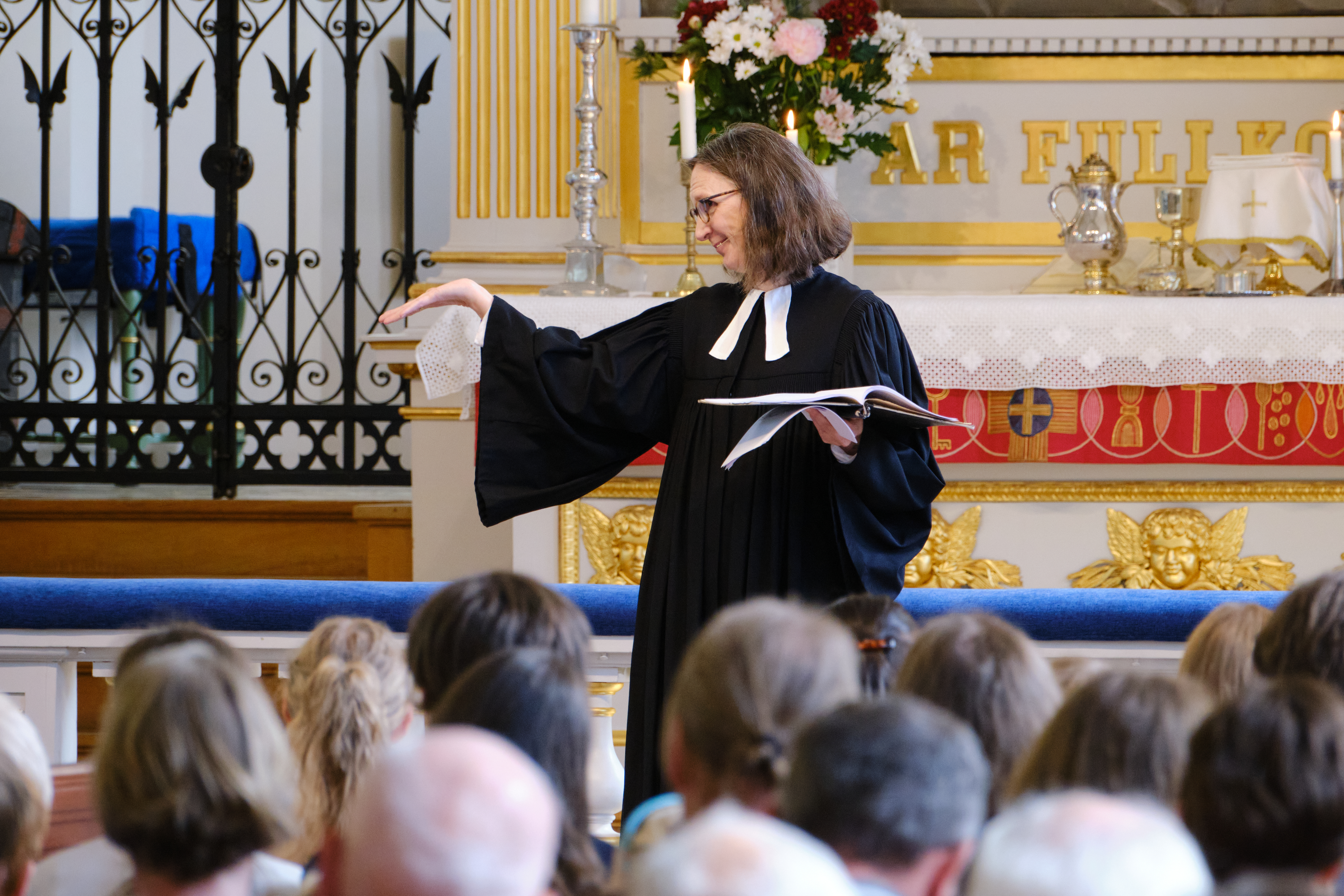 Pfarrerin Katja Engelhard im Gottesdienst