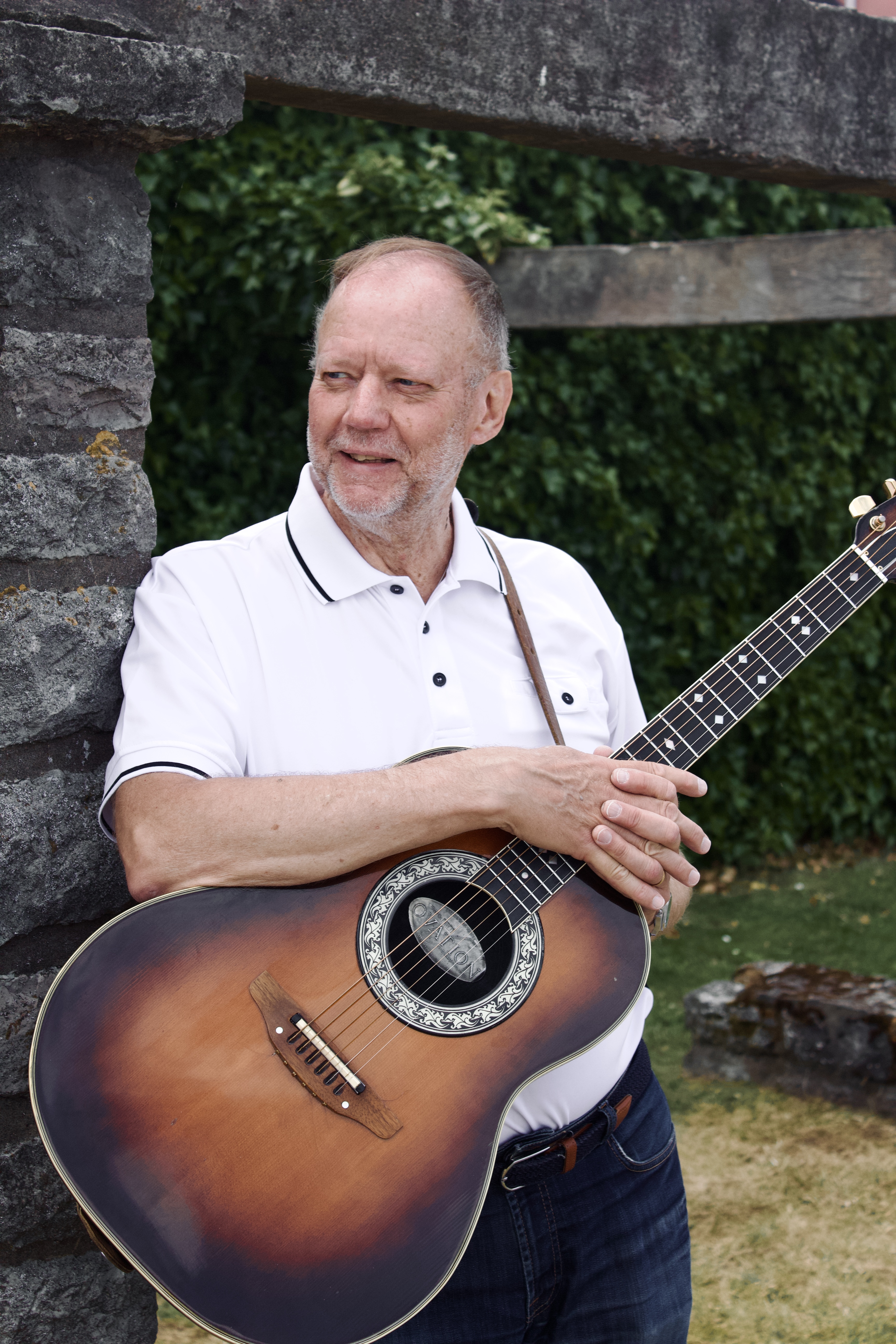 Lasse med gitarr