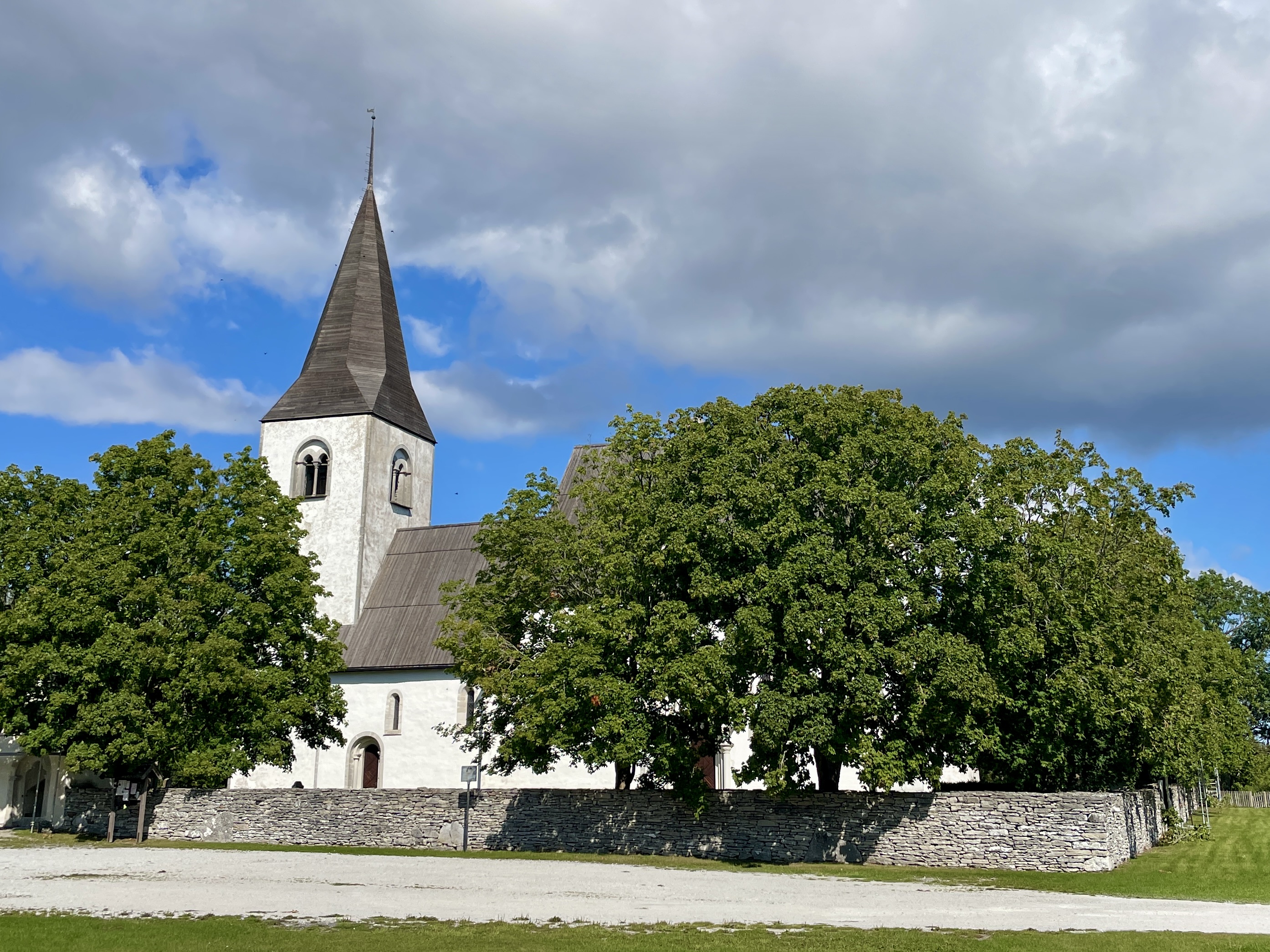 Vallstena kyrka