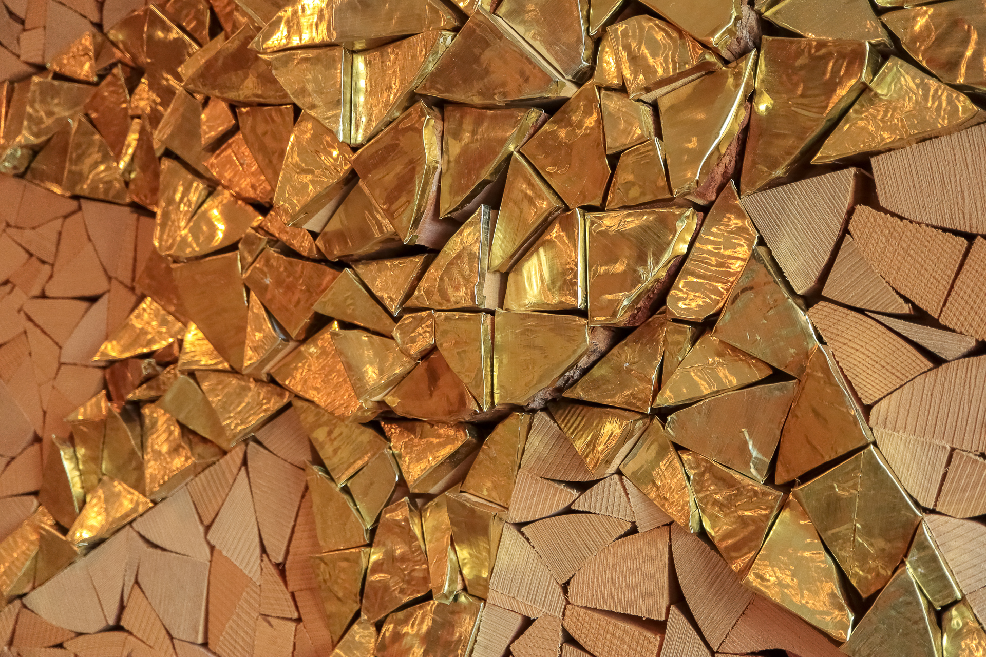 Anneli Linder, detaljbild av "Åkersken av trä och kaviartuber"