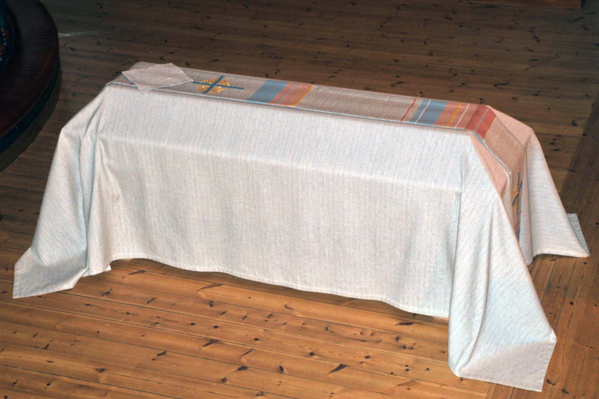 Bårtäcke i Mikaelikyrkan